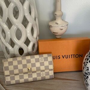 Louis Vuitton wallet with box